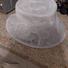 Bnwt wedding hat was 40euro