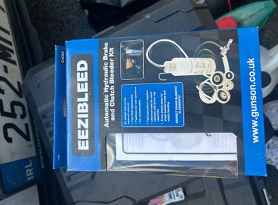 automatic hydraulic brake and clutch bleeder kit