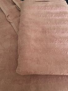 5 H&M pink bath towels