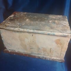 Can post Small antique trunk, carpenters toolbox