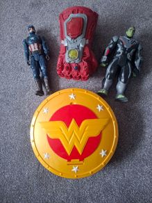 Marvel bundle, Captain America, Hulk, Wonder woman shield and Infinity Gauntlet.