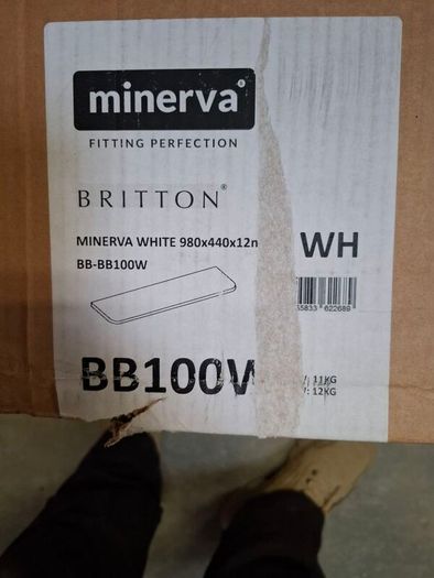 Britton  Minerva White countertop 980x440z12mm
