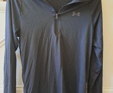Under Armour Size XS black quarter zip