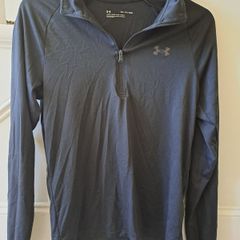 Under Armour Size XS black quarter zip