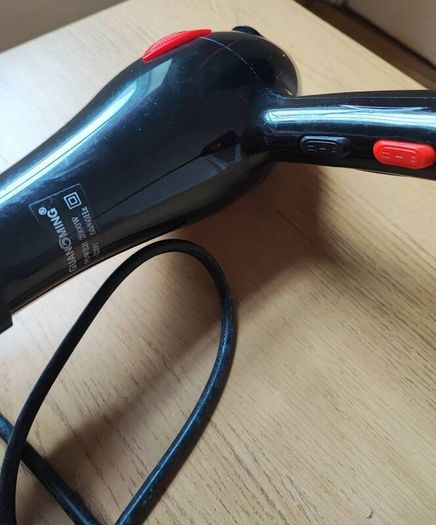 Guanoming Hairdryer