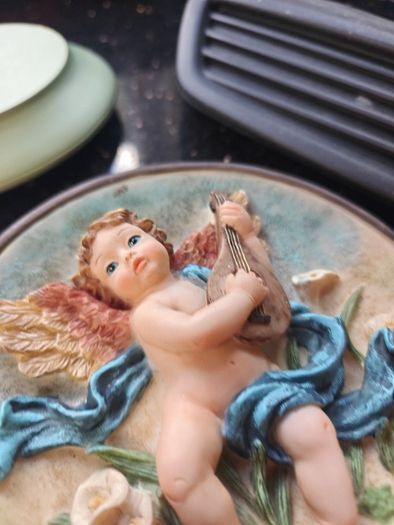 Hanging Cherub