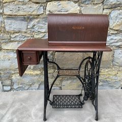 Antique Singer 15K28 Treadle sewing machine.