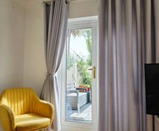 90 x 90 Curtains and Fittings.