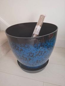 plant pot and Moss pole
