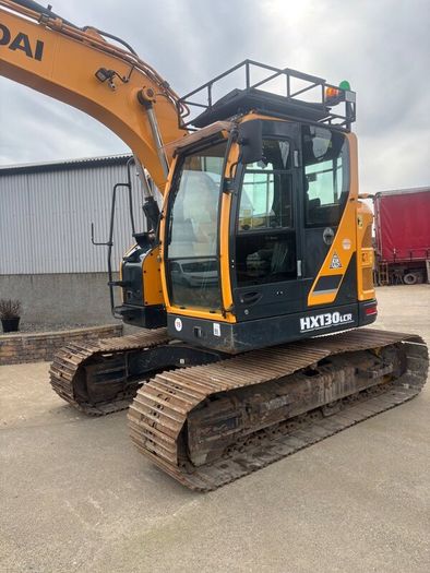 2020 Hyundai HX130 digger