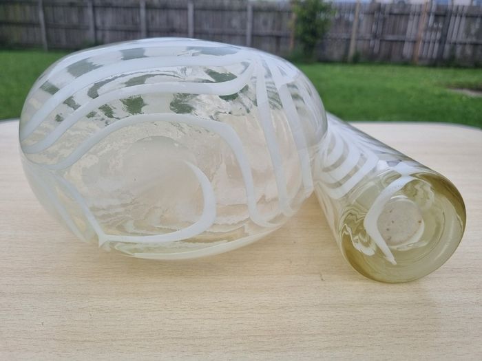 The vases are Finnish art glass by Oy Kumela