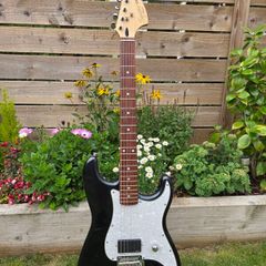 Squier Standard Series Stratocaster - EMG