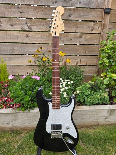 Squier Standard Series Stratocaster - EMG