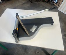 Guillotine for laminate flooring