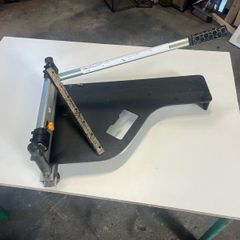 Guillotine for laminate flooring