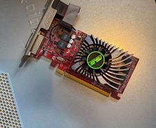 Asus R7240 (2gb Gddr5)