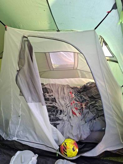 2 bedroom tent.