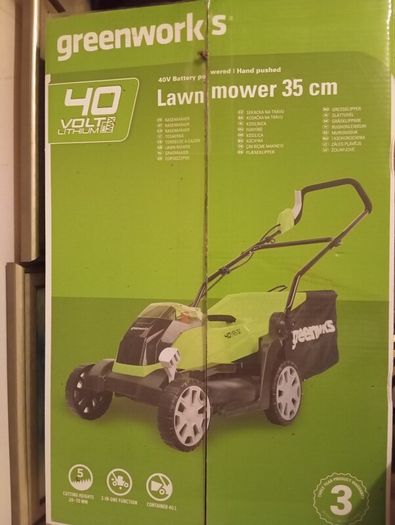 lawnmower Battery operated,new still in the box