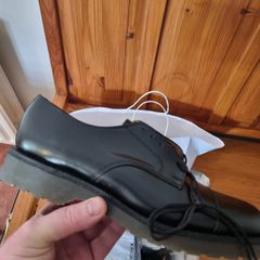 Quality black thorn shoes