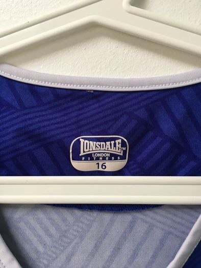 Lonsdale top