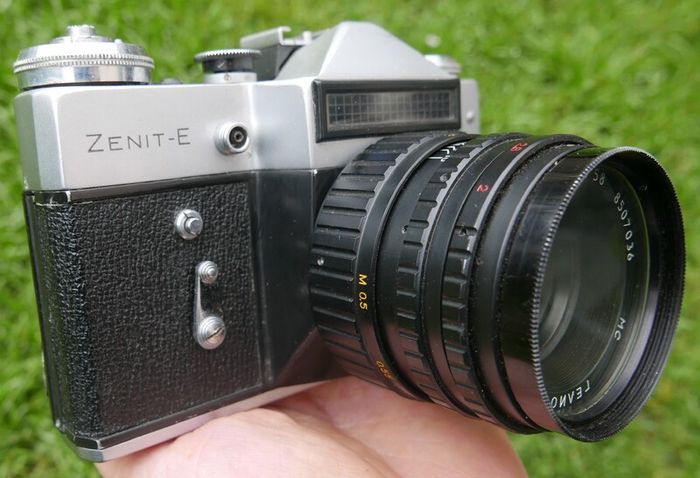 Vintage  Zenit E Point And Shoot Film Camera Silver Tested