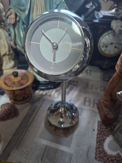 Vintage Present Time (PT) Chrome Eyeball Gooseneck Spring Desk Clock Space Age  design