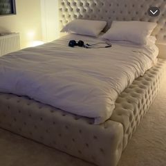 Bedroom bed