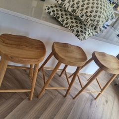 X 3 S Alternative solid oak bar stools Like new