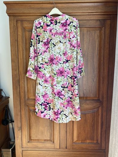 Ladies dress