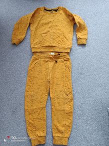 boy's tracksuit. Age 4/5