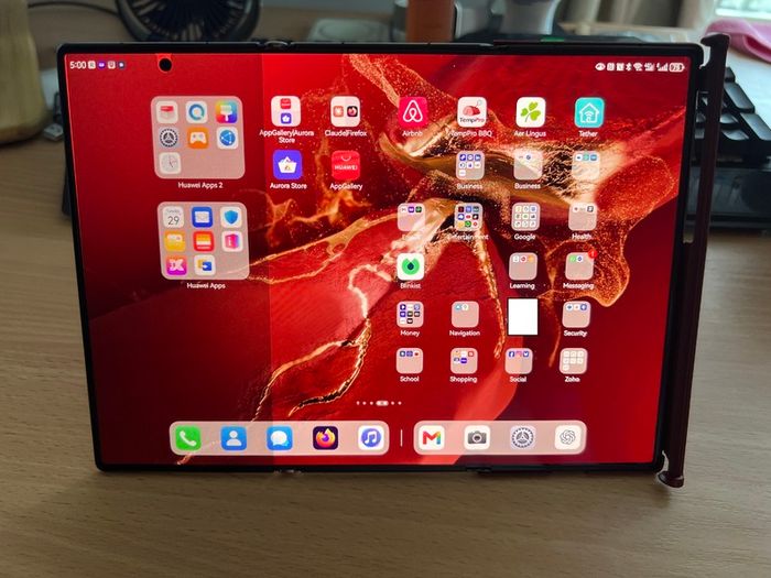 TRI-FOLD - Huawei Mate XT Ultimate Design