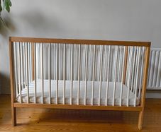 MoKee Mini Cot Bed & Aloe Mattress White Beech 120 x 60cm Converts to Toddler Bed