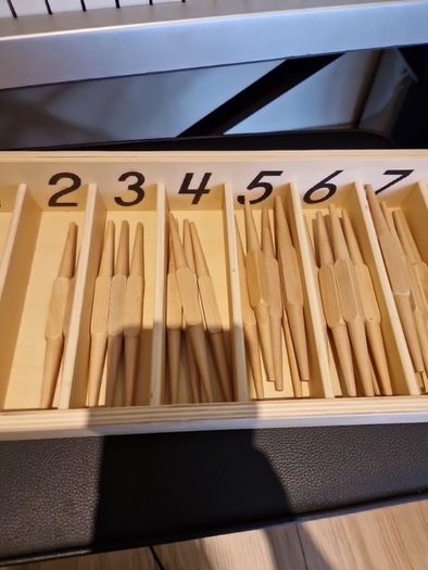 Montesorri Spindle Sticks in wooden box 0-9 barely used