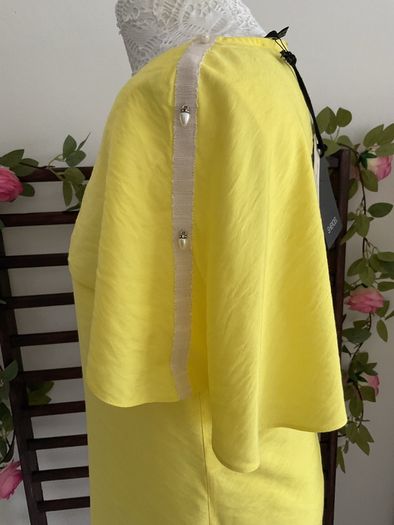 Statement bright yellow top size 10 cape effect short sleeve top