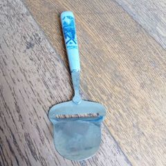 Cheese slicer