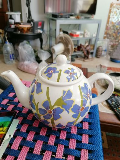 Vintage Arthur Wood tea pot