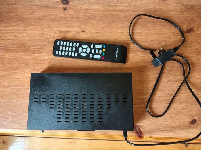 Grundig Freesat Box with Remote for Parts or Repair.