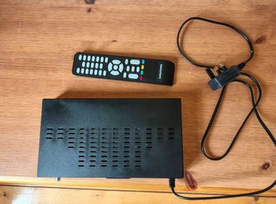 Grundig Freesat Box with Remote for Parts or Repair.
