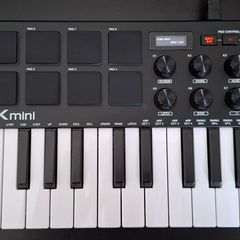 Akai MPK Mini MIDI Keyboard