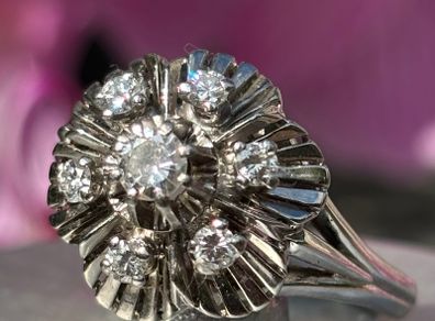 Antique Art Deco 18ct Gold and  Diamond Daisy Ring