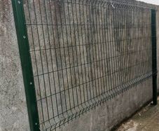 Fence, green mesh with posts