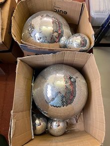 Disco Decor & Sound Bundle - 25 Mirror Balls + QTX PA