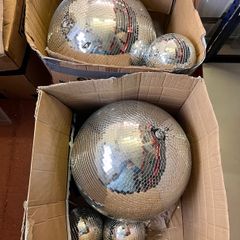 Disco Decor & Sound Bundle - 25 Mirror Balls + QTX PA