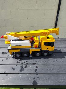 Bruder Crane