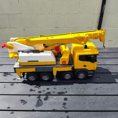 Bruder Crane