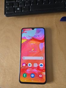 Samsung Galaxy A70 (Dual SIM) 128GB / 6GB RAM (Unlocked) Smartphone/ Used