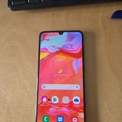Samsung Galaxy A70 (Dual SIM) 128GB / 6GB RAM (Unlocked) Smartphone/ Used