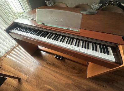 Casio Privia PX-720 Digital/Electric Piano in cherrywood