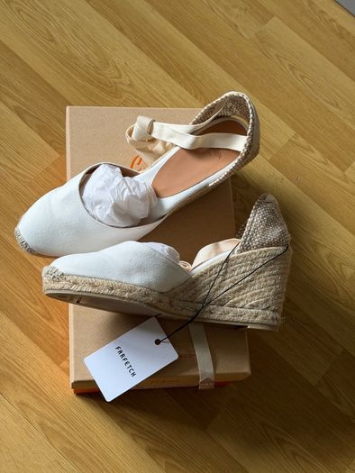 NEW IN BOX Castaner Espadrille Wedges White Size 7