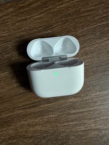 Wireless Charging Case for AirPods 4
